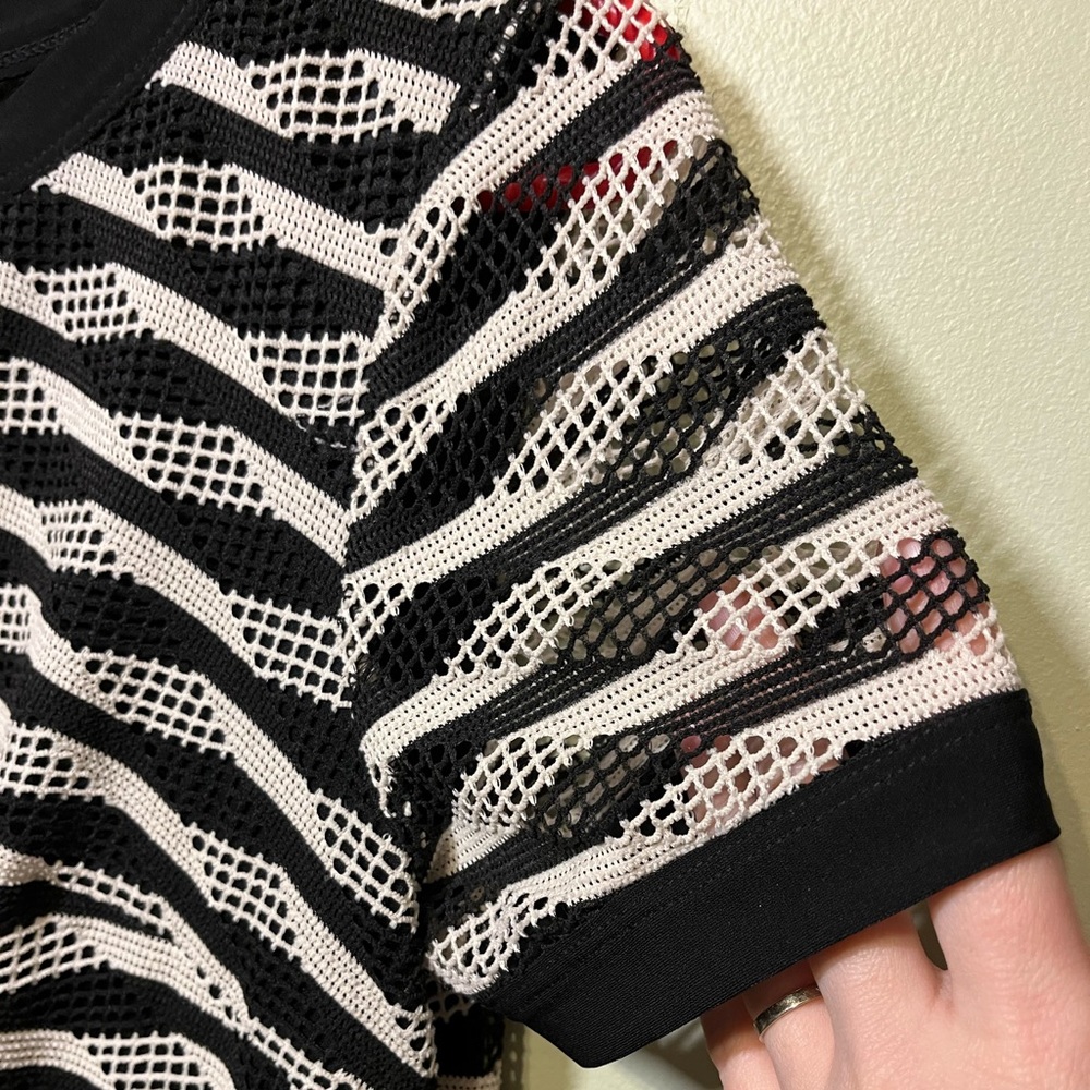 Maggy London Modern Black & Cream Short Sleeved Midi Dress sz 8 - Picture 10 of 10
